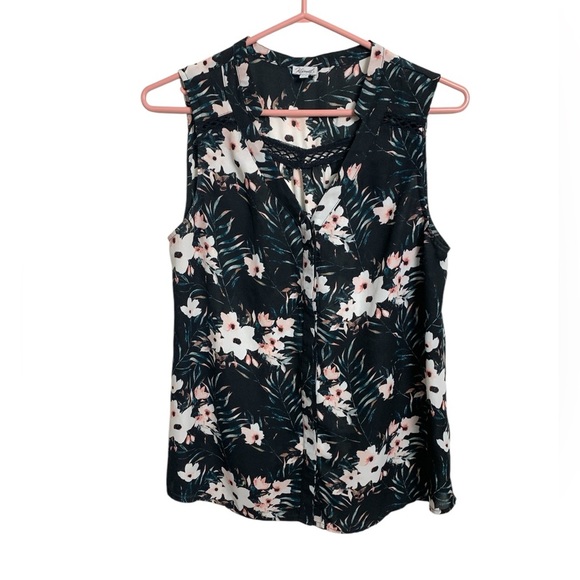 Kismet Office Top, Lightweight, sleeveless, Wrinkle Free, Button Up w Placket - Picture 1 of 9